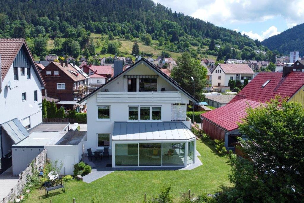 Ferienwohnung Am Enzufer Mit Balkon In Bad Wildbad Im Schwarzwald Kültér fotó